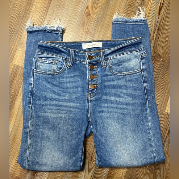 4/$16 KanCan Signature Jeans - Picture 5 of 11